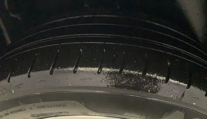 2019 Volkswagen Polo COMFORTLINE 1.0L MPI, Petrol, Manual, 70,587 km, Right Rear Tyre Tread