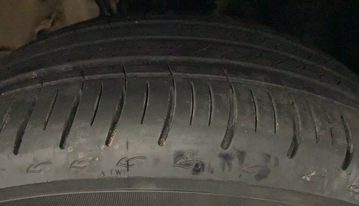 2019 Volkswagen Polo COMFORTLINE 1.0L MPI, Petrol, Manual, 70,587 km, Right Front Tyre Tread