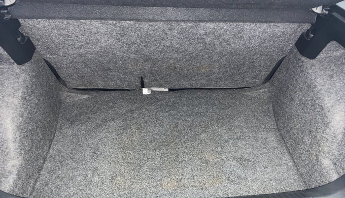 2019 Volkswagen Polo COMFORTLINE 1.0L MPI, Petrol, Manual, 70,587 km, Boot Inside