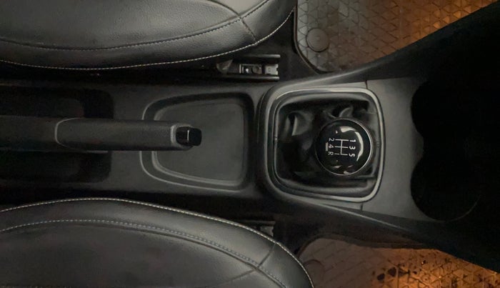 2019 Volkswagen Polo COMFORTLINE 1.0L MPI, Petrol, Manual, 70,587 km, Gear Lever