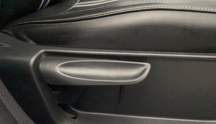 2019 Volkswagen Polo COMFORTLINE 1.0L MPI, Petrol, Manual, 70,587 km, Driver Side Adjustment Panel