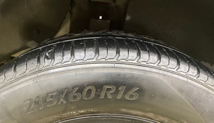 2015 Hyundai Creta SX PLUS 1.6 PETROL, Petrol, Manual, 51,230 km, Right Rear Tyre Tread