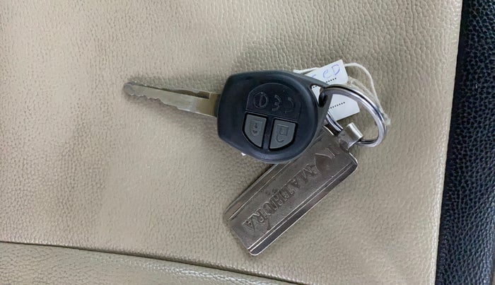 2022 Maruti Dzire VXI AMT, Petrol, Automatic, 68,705 km, Key Close Up