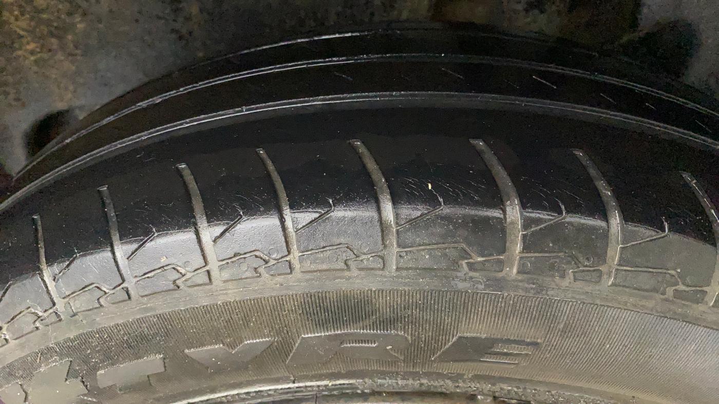 2022 Maruti Dzire VXI AMT, Petrol, Automatic, 68,705 km, Left Rear Tyre Tread