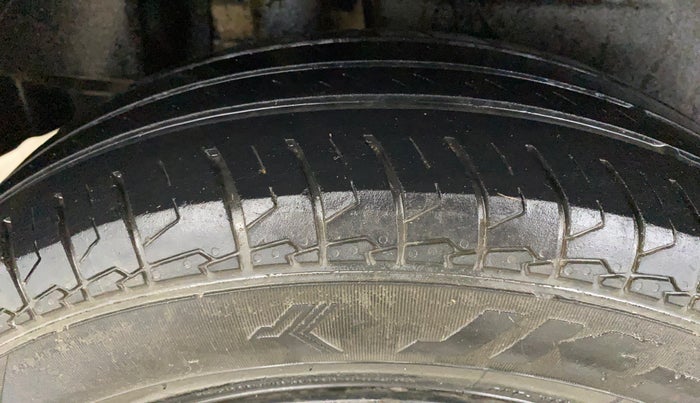 2022 Maruti Dzire VXI AMT, Petrol, Automatic, 68,705 km, Right Rear Tyre Tread