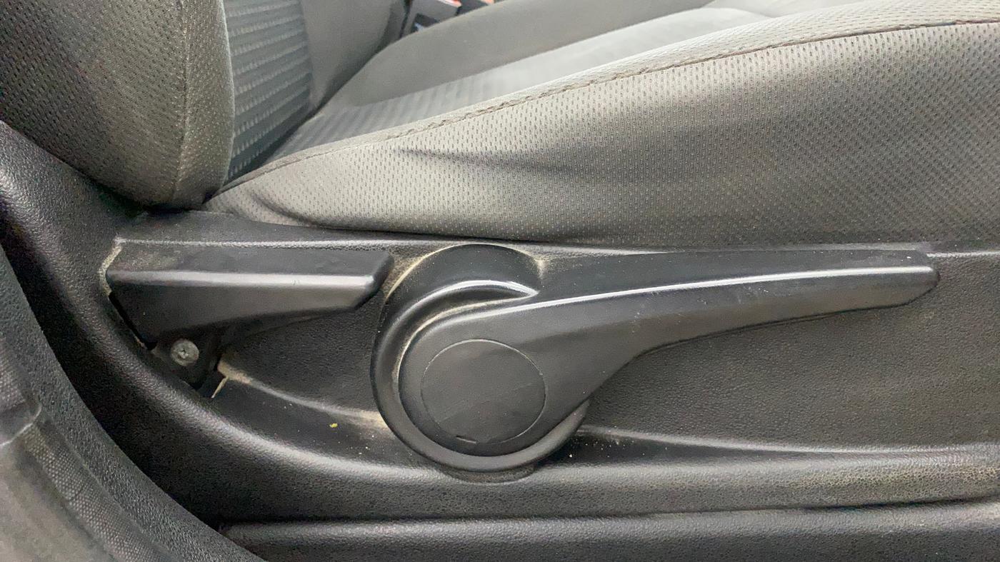 2017 Tata Tiago XZ PETROL, Petrol, Manual, 66,156 km, Driver Side Adjustment Panel