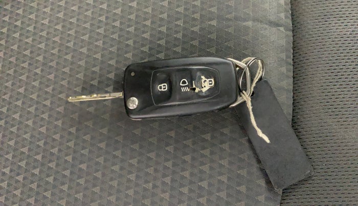 2017 Tata Tiago XZ PETROL, Petrol, Manual, 66,156 km, Key Close Up