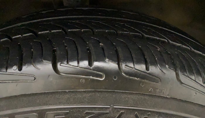 2014 Maruti Wagon R Stingray VXI, Petrol, Manual, 42,595 km, Right Front Tyre Tread