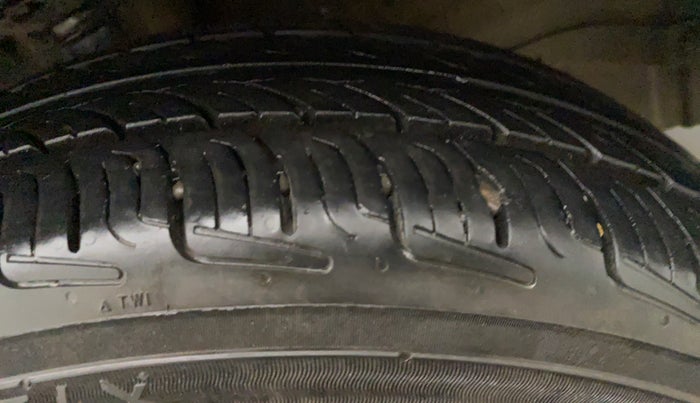 2014 Maruti Wagon R Stingray VXI, Petrol, Manual, 42,595 km, Left Front Tyre Tread