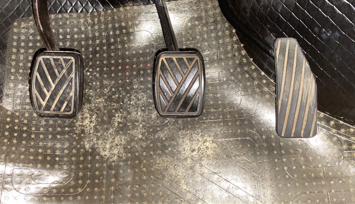 2014 Maruti Wagon R Stingray VXI, Petrol, Manual, 42,595 km, Pedals