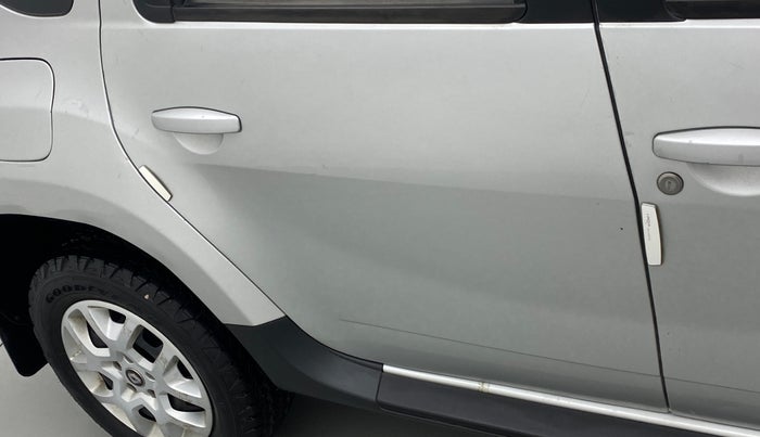 2017 Renault Duster RXL PETROL 104, Petrol, Manual, 73,748 km, Right rear door - Slightly dented