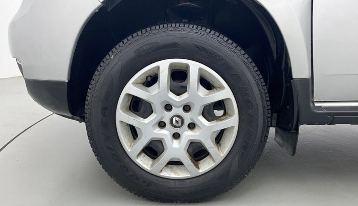 2017 Renault Duster RXL PETROL 104, Petrol, Manual, 73,748 km, Left Front Wheel