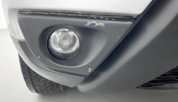 2017 Renault Duster RXL PETROL 104, Petrol, Manual, 73,748 km, Right fog light - Fog Light cover missing