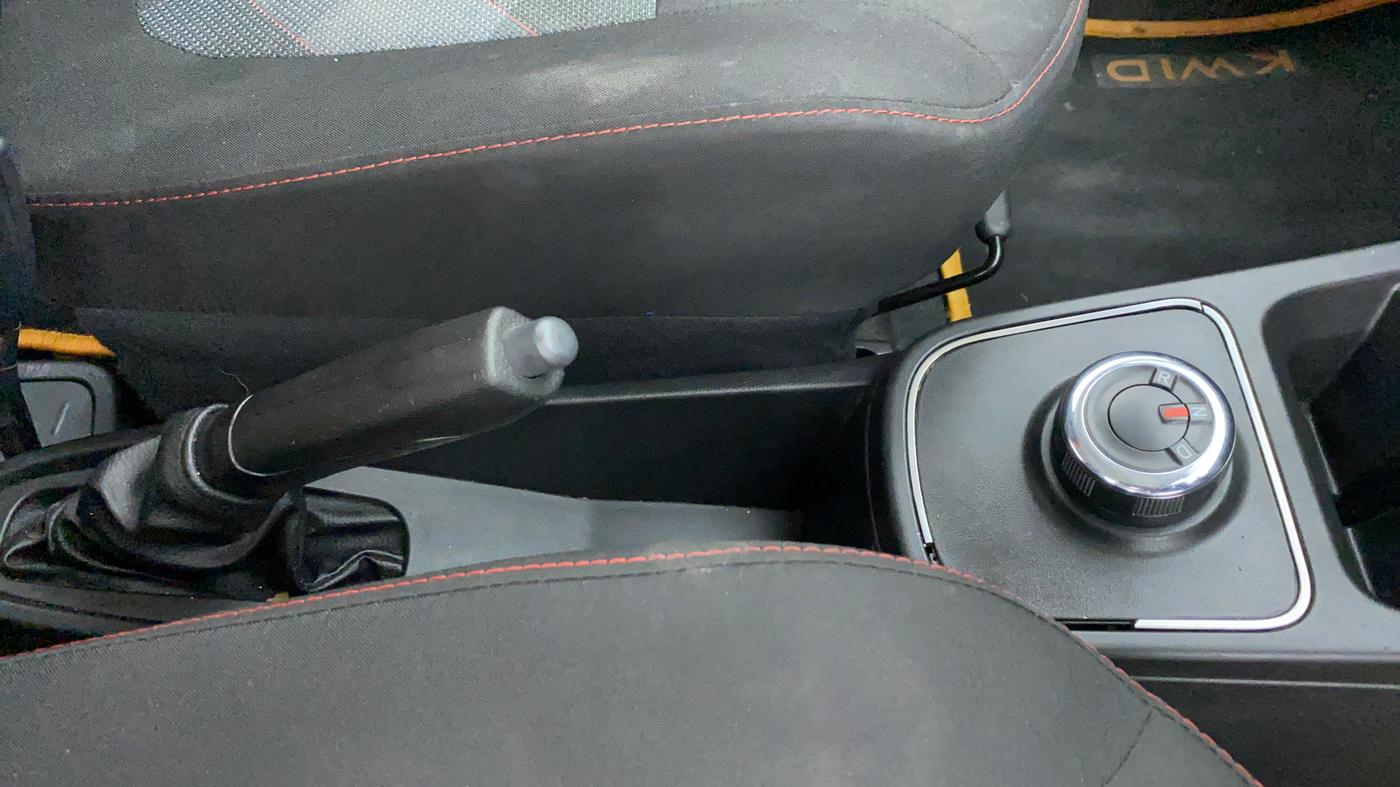 2021 Renault Kwid 1.0 RXT Opt AT, Petrol, Automatic, 35,829 km, Gear Lever