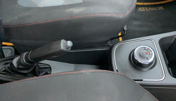 2021 Renault Kwid 1.0 RXT Opt AT, Petrol, Automatic, 35,829 km, Gear Lever
