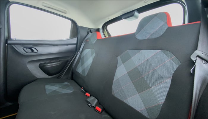 2021 Renault Kwid 1.0 RXT Opt AT, Petrol, Automatic, 35,829 km, Right Side Rear Door Cabin