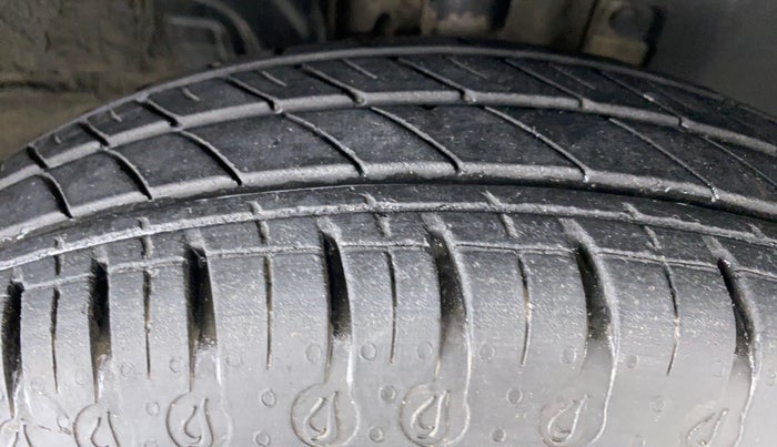 2021 Renault Kwid 1.0 RXT Opt AT, Petrol, Automatic, 35,829 km, Right Front Tyre Tread