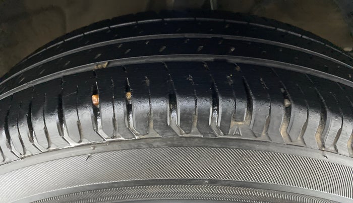 2020 Maruti Dzire VXI, Petrol, Manual, 45,345 km, Right Front Tyre Tread