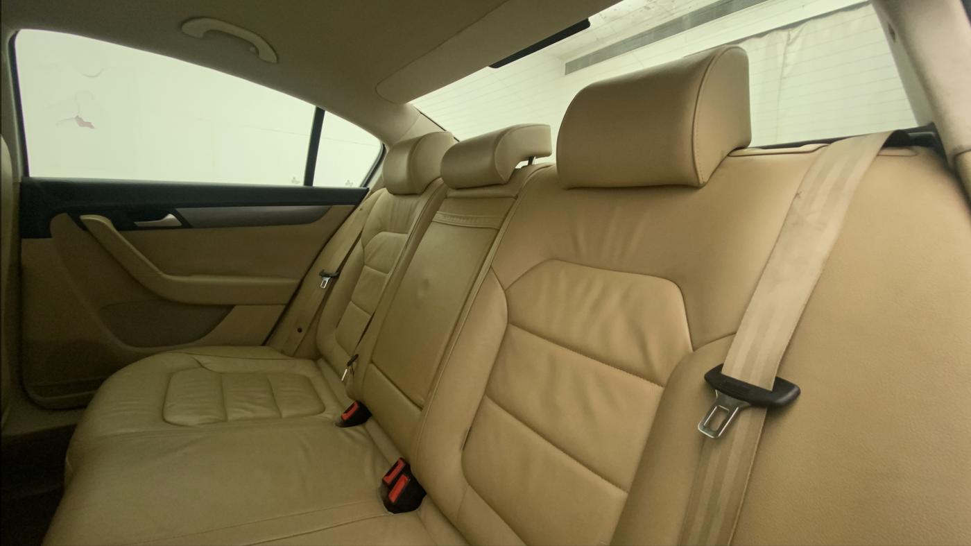 2012 Volkswagen Passat COMFORTLINE 2.0 TDI MT, Diesel, Manual, 90,379 km, Right Side Rear Door Cabin