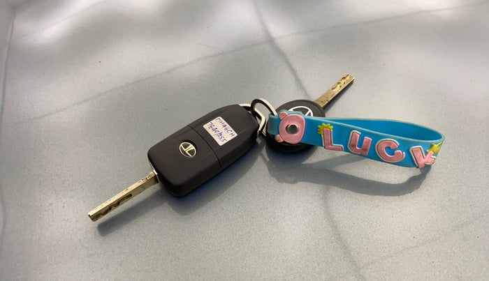 2023 Tata PUNCH ADVENTURE RHYTHM PACK AMT, Petrol, Automatic, 34,390 km, Key Close Up