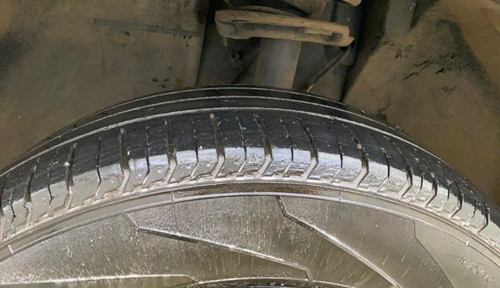 2023 Tata PUNCH ADVENTURE RHYTHM PACK AMT, Petrol, Automatic, 34,390 km, Left Front Tyre Tread