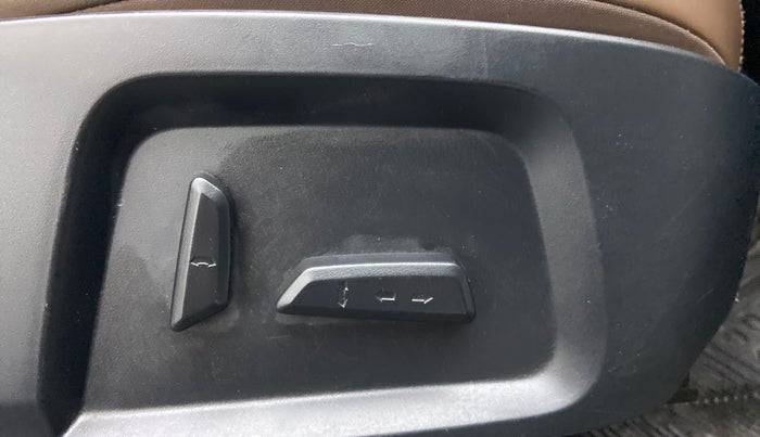 2022 Tata Harrier XZA PLUS 2.0L, Diesel, Automatic, 71,634 km, Driver Side Adjustment Panel