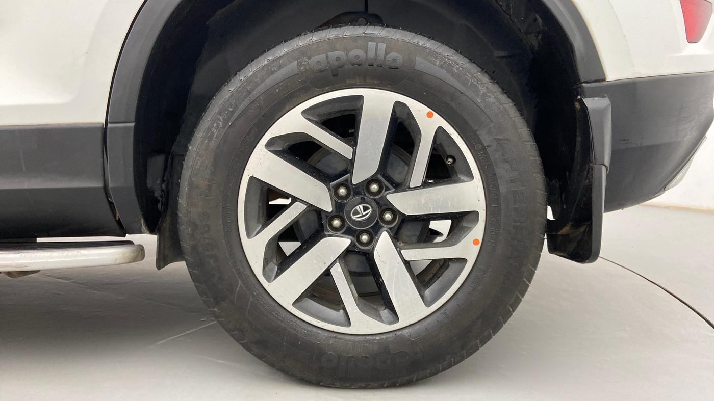 2022 Tata Harrier XZA PLUS 2.0L, Diesel, Automatic, 71,634 km, Left Rear Wheel
