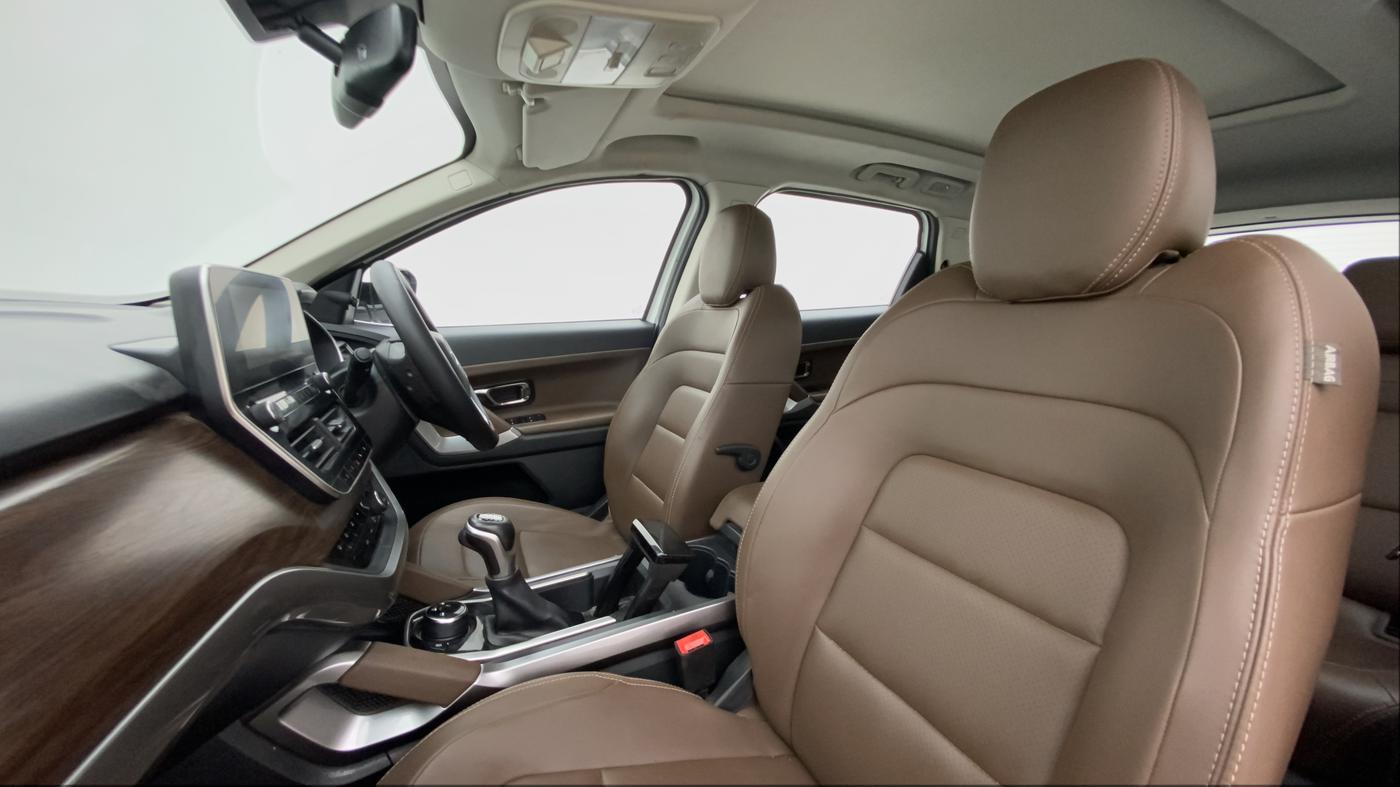 2022 Tata Harrier XZA PLUS 2.0L, Diesel, Automatic, 71,634 km, Right Side Front Door Cabin