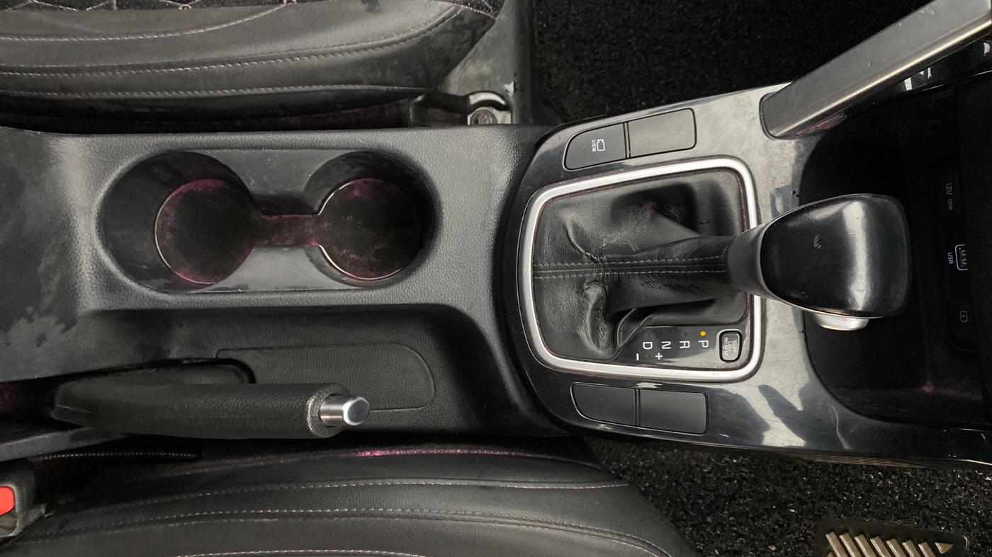 2021 KIA SELTOS HTX ANNIVERSARY EDITION 1.5 PETROL IVT, Petrol, Automatic, 47,027 km, Gear Lever