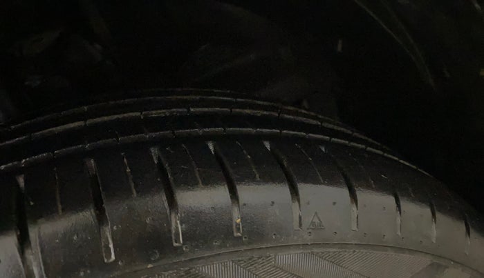 2020 Maruti Baleno ZETA PETROL 1.2, Petrol, Manual, 22,270 km, Right Front Tyre Tread