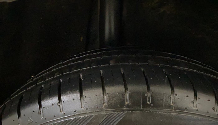 2020 Maruti Baleno ZETA PETROL 1.2, Petrol, Manual, 22,270 km, Right Rear Tyre Tread