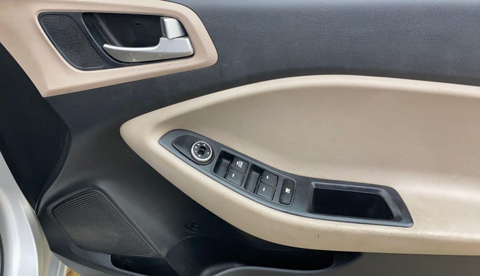 2017 Hyundai Elite i20 MAGNA EXECUTIVE 1.2, CNG, Manual, 47,316 km, Driver Side Door Panels Control