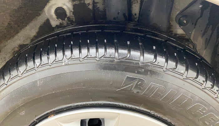 2017 Hyundai Elite i20 MAGNA EXECUTIVE 1.2, CNG, Manual, 47,316 km, Left Rear Tyre Tread