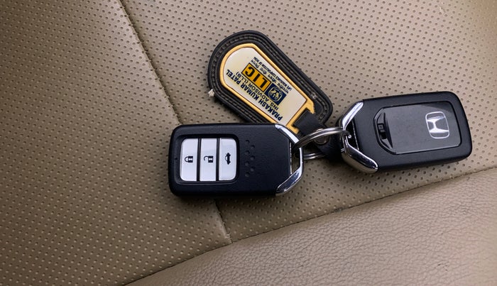 2021 Honda City 1.5L I-VTEC V MT 4TH GEN, Petrol, Manual, 45,713 km, Key Close Up