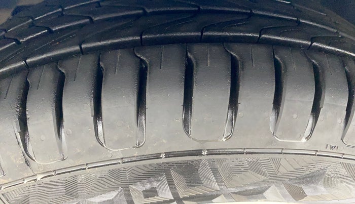 2017 Tata Tiago XZ PETROL, Petrol, Manual, 38,576 km, Left Front Tyre Tread