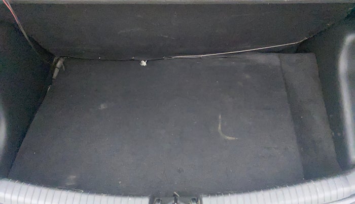2017 Hyundai Grand i10 MAGNA 1.2 KAPPA VTVT, Petrol, Manual, 68,888 km, Boot Inside