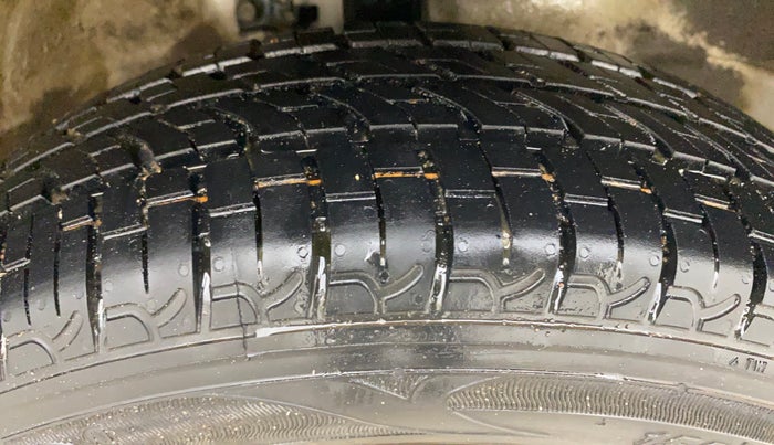 2017 Maruti Wagon R 1.0 VXI, Petrol, Manual, 59,415 km, Right Front Tyre Tread