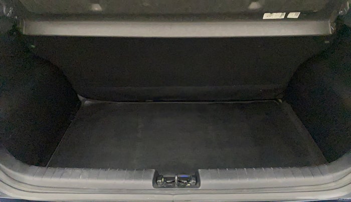 2019 Hyundai GRAND I10 NIOS SPORTZ 1.2 KAPPA VTVT DUAL TONE, Petrol, Manual, 30,977 km, Boot Inside