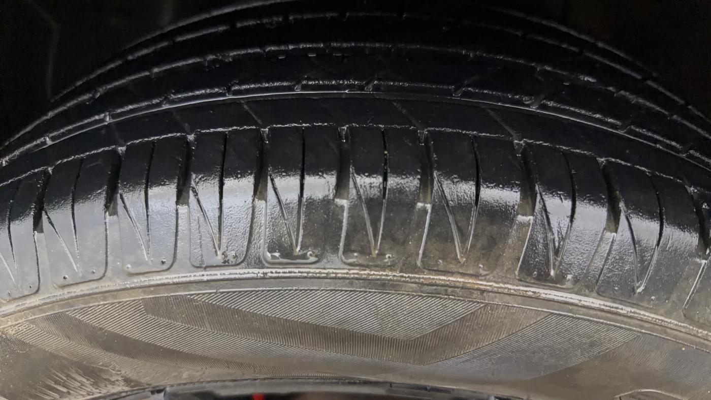 2022 Hyundai VENUE S(O) 1.2, Petrol, Manual, 99,401 km, Left Front Tyre Tread