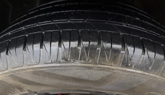 2022 Hyundai VENUE S(O) 1.2, Petrol, Manual, 99,401 km, Left Front Tyre Tread