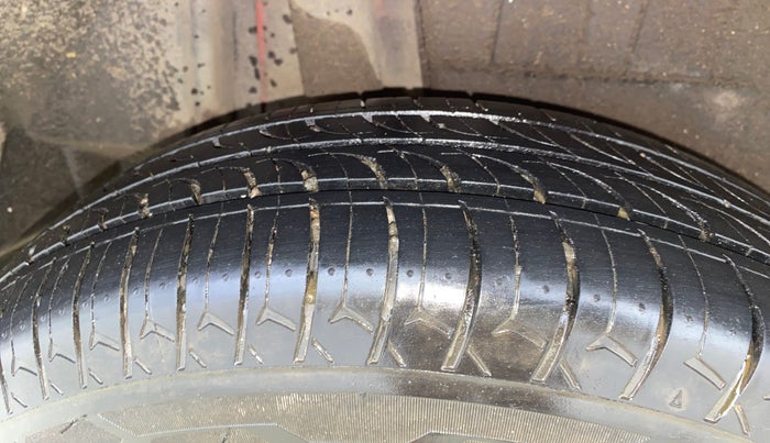 2018 Maruti Dzire VXI AMT, Petrol, Automatic, 53,309 km, Right Rear Tyre Tread