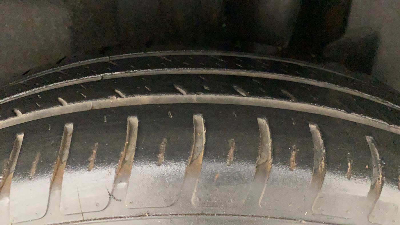 2018 Maruti Swift VDI, Diesel, Manual, 69,055 km, Left Rear Tyre Tread