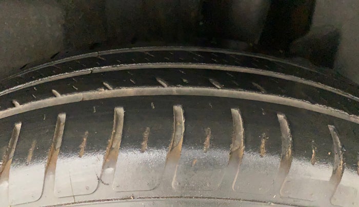 2018 Maruti Swift VDI, Diesel, Manual, 69,055 km, Left Rear Tyre Tread