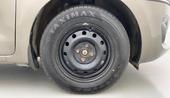 2018 Maruti Swift VDI, Diesel, Manual, 69,055 km, Right Front Wheel
