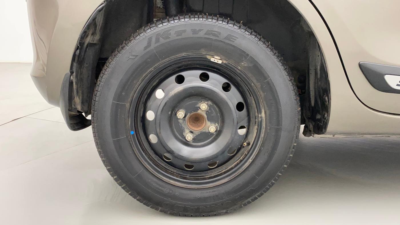 2018 Maruti Swift VDI, Diesel, Manual, 69,055 km, Right Rear Wheel