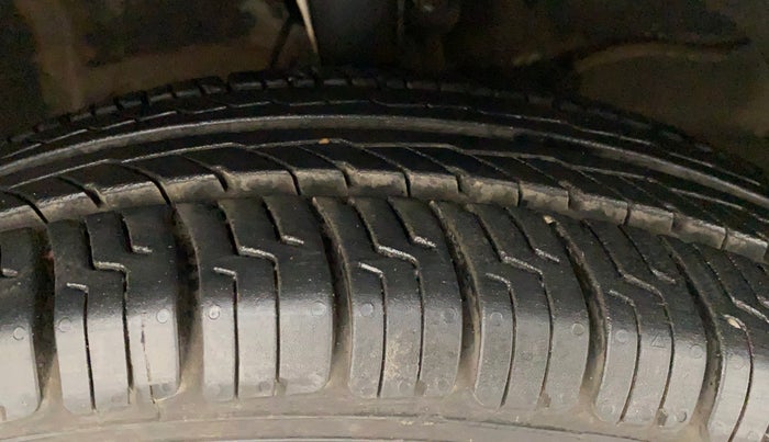 2018 Maruti Swift VDI, Diesel, Manual, 69,055 km, Right Front Tyre Tread