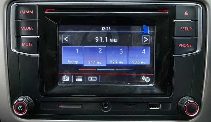 2017 Volkswagen Polo HIGHLINE1.2L PETROL, Petrol, Manual, 46,110 km, Infotainment System