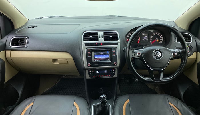 2017 Volkswagen Polo HIGHLINE1.2L PETROL, Petrol, Manual, 46,110 km, Dashboard