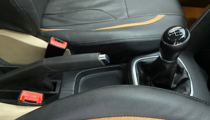 2017 Volkswagen Polo HIGHLINE1.2L PETROL, Petrol, Manual, 46,110 km, Gear Lever