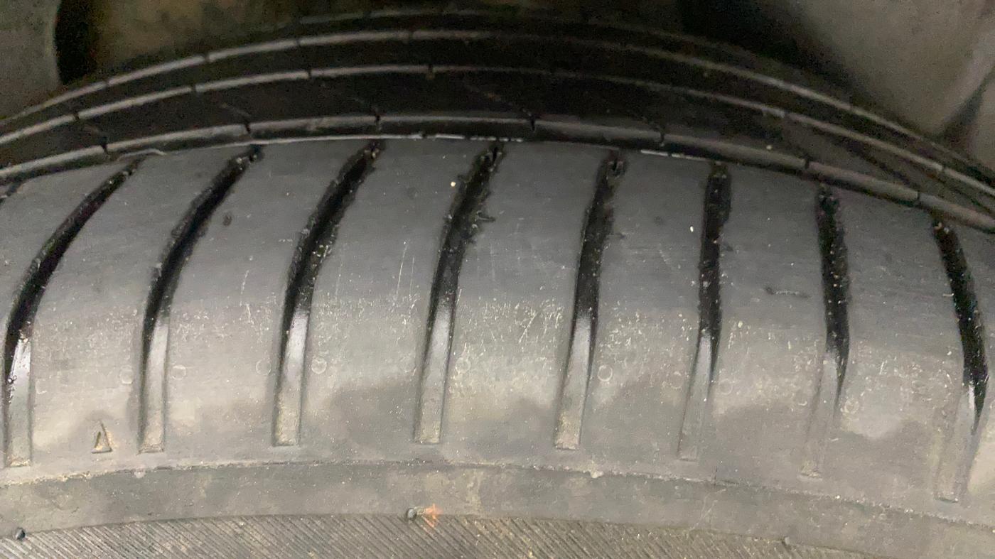 2022 Tata Harrier XZA Plus 2.0L Kryotec Halo Dark Edition, Diesel, Automatic, 1,33,989 km, Left Rear Tyre Tread